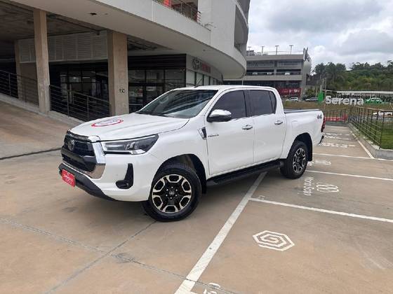 TOYOTA HILUX 2.8 D-4D TURBO DIESEL CD SRX LIMITED 4X4 AUTOMÁTICO